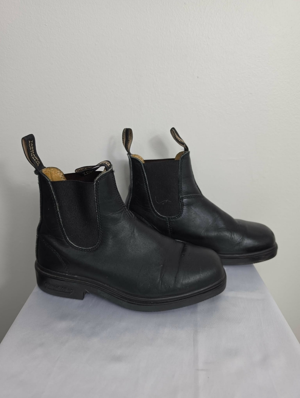 Blundstone Chelsea Boots Chisel Toe Black Nubuck Leather Unisex W 7.5 M 5.5